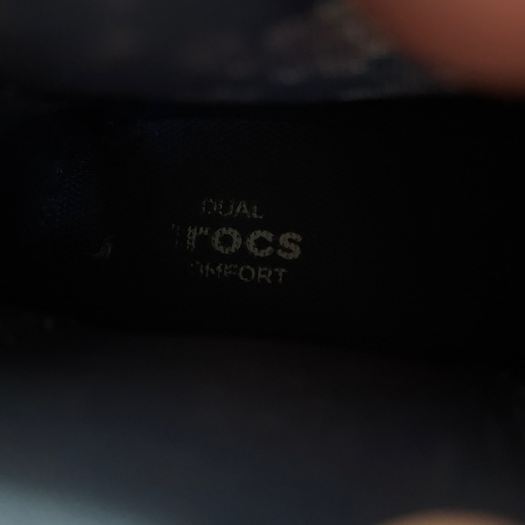 CROCS- Chelsea Freesail- Dark Blue Rain Boots - Picture 5 of 9